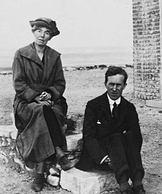 Figure 6. Gertrude Bell with T.E. Lawrence in Egypt