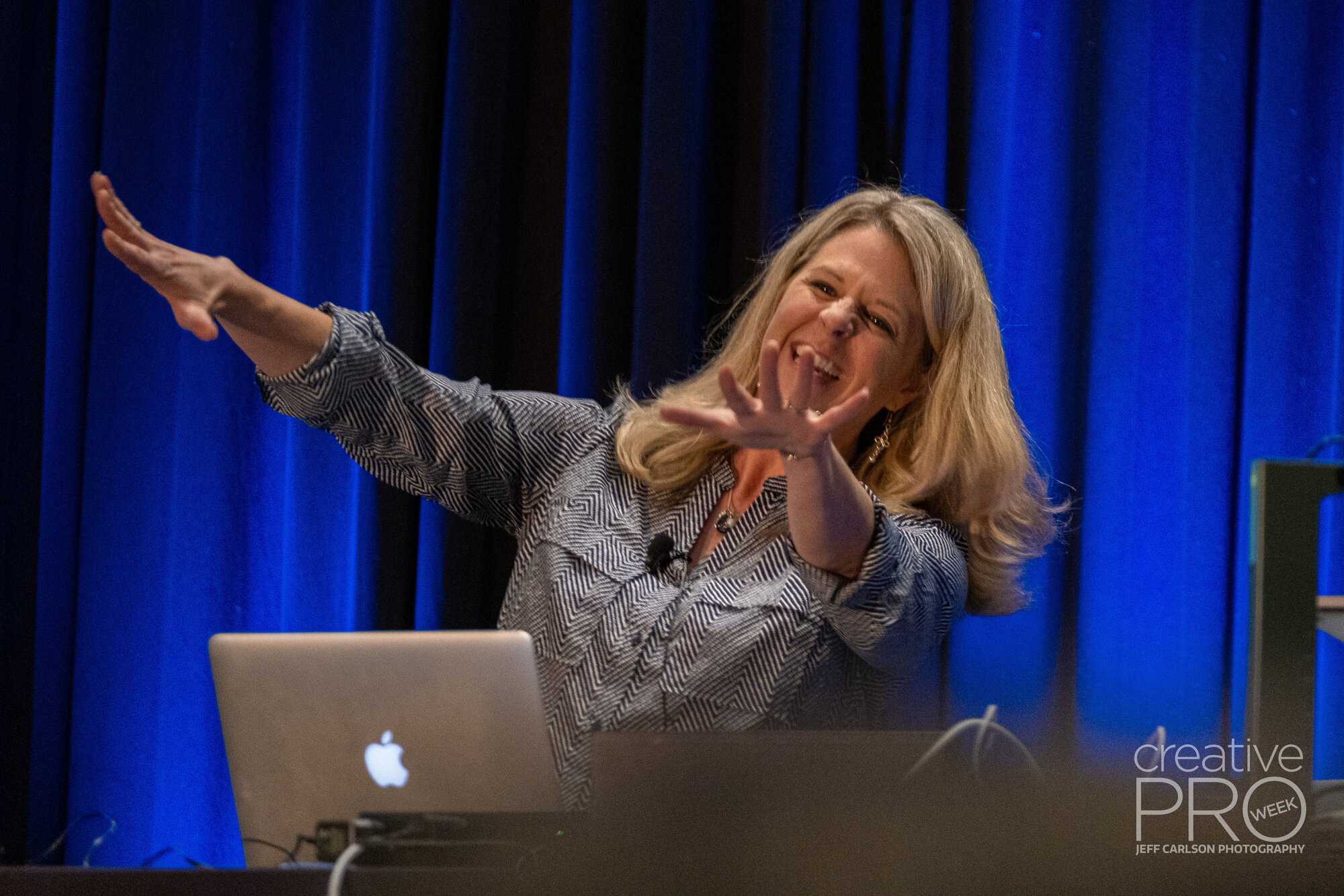 Speaker Laurie Ruhlin at CreativePro Week 2019 Camera: Fujifilm X-T3 Shutter speed: 1/125 sec Aperture: f/2.8 ISO: 3200 Lens: Fujifilm XF 50-140mm f/2.8 LM OIS WR Photo: Jeff Carlson, courtesy of CreativePro Week