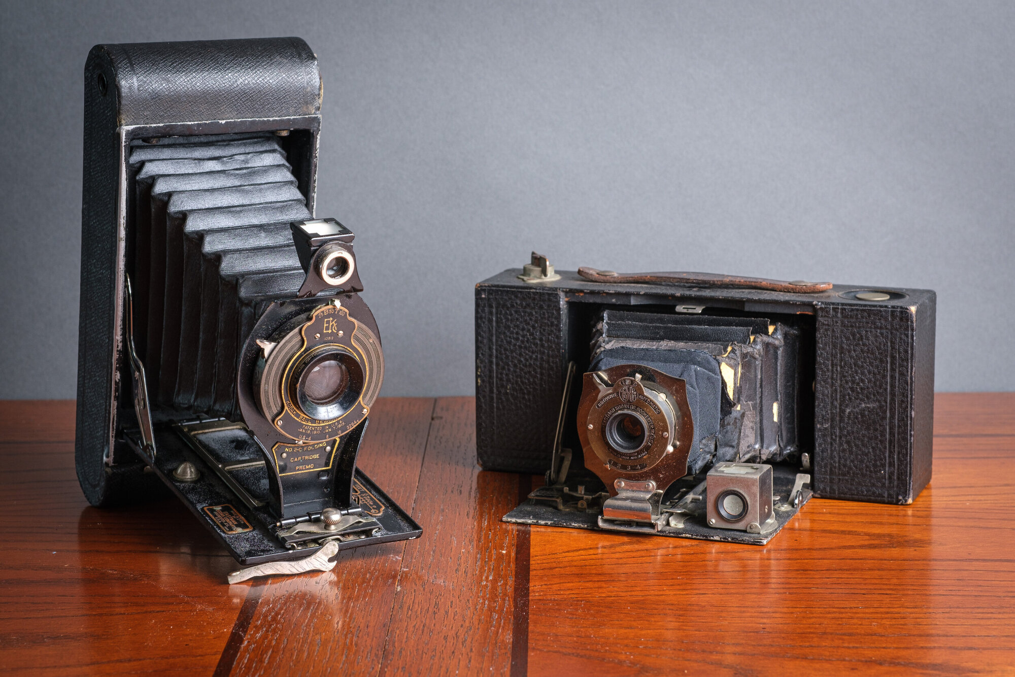 Eastman Kodak No 2-C Folding Cartridge Premo (left), No. 2A Folding Pocket Brownie (right), photo by Jeff Carlson