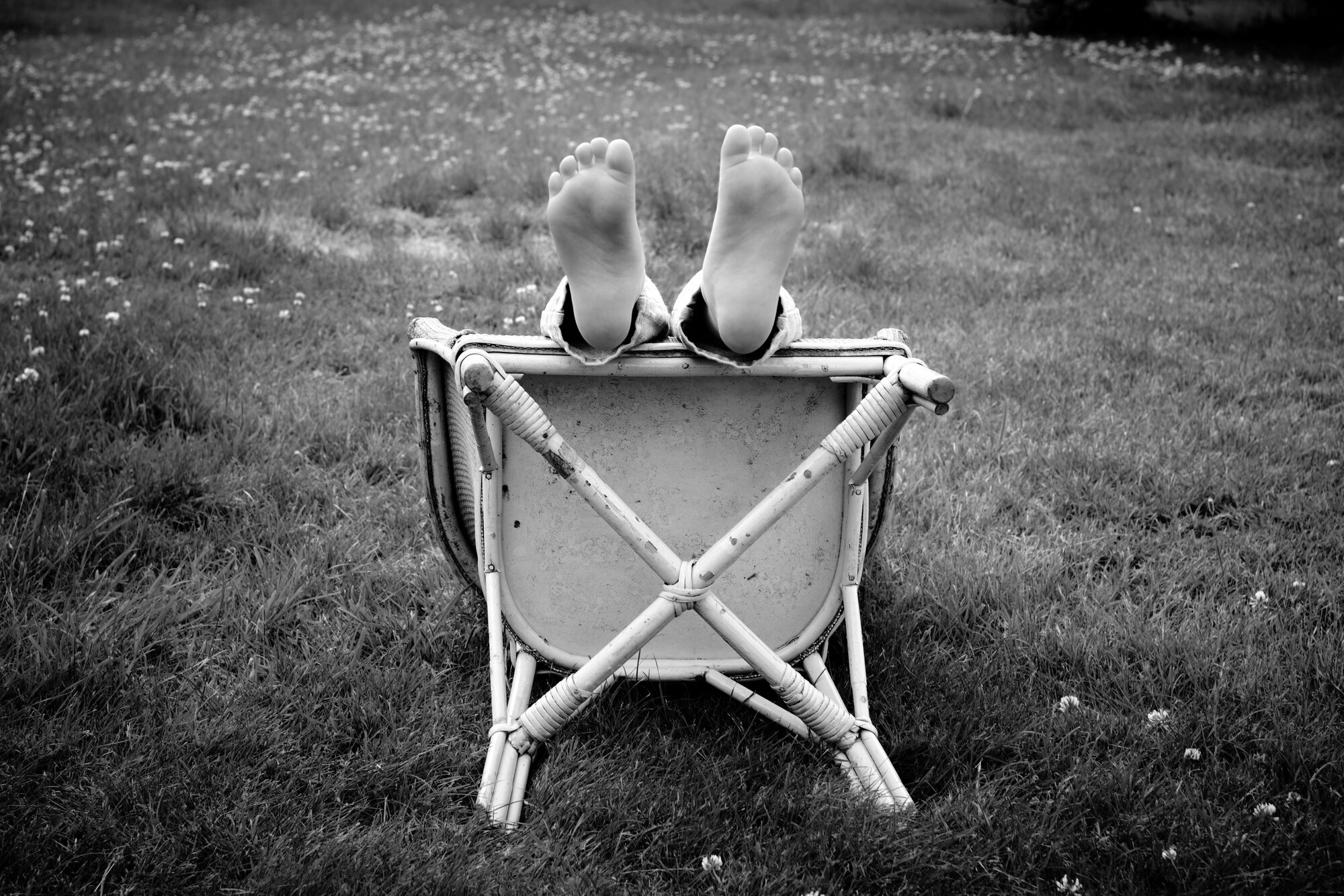 Feet, Tri-X Style (Photo: Kirk McElhearn)
