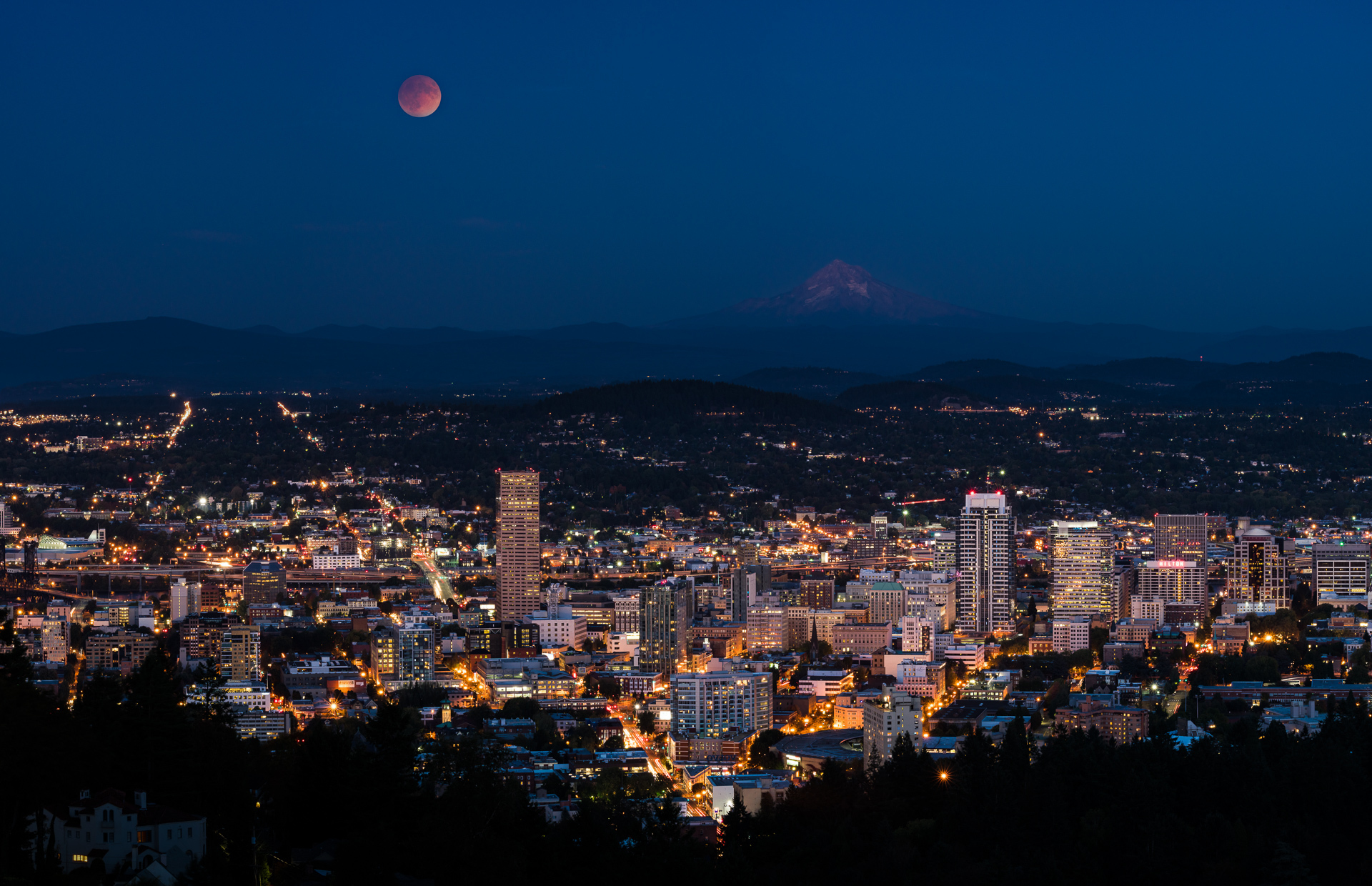 Camera: Sony a7r II Shutter speed: 6 sec Aperture: f/16 ISO: 100 Photo: Mason Marsh