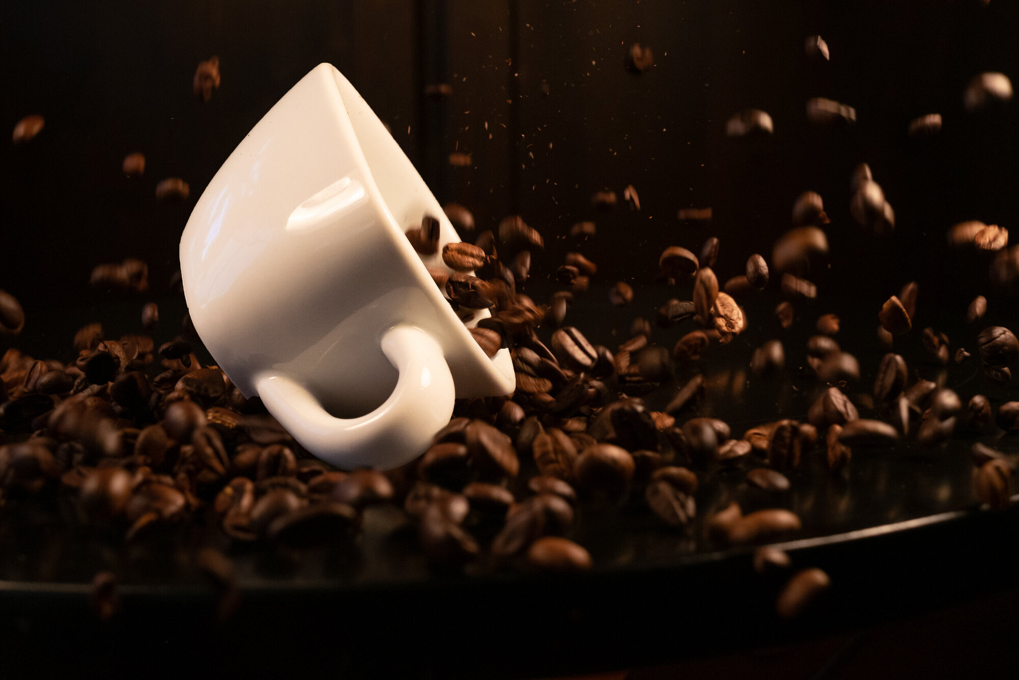 Jumping Coffee Beans  Camera: Fujifilm X-T1 Shutter speed: 1/500 sec Aperture: f/6.4 ISO: 1600 Photo: Jeff Carlson