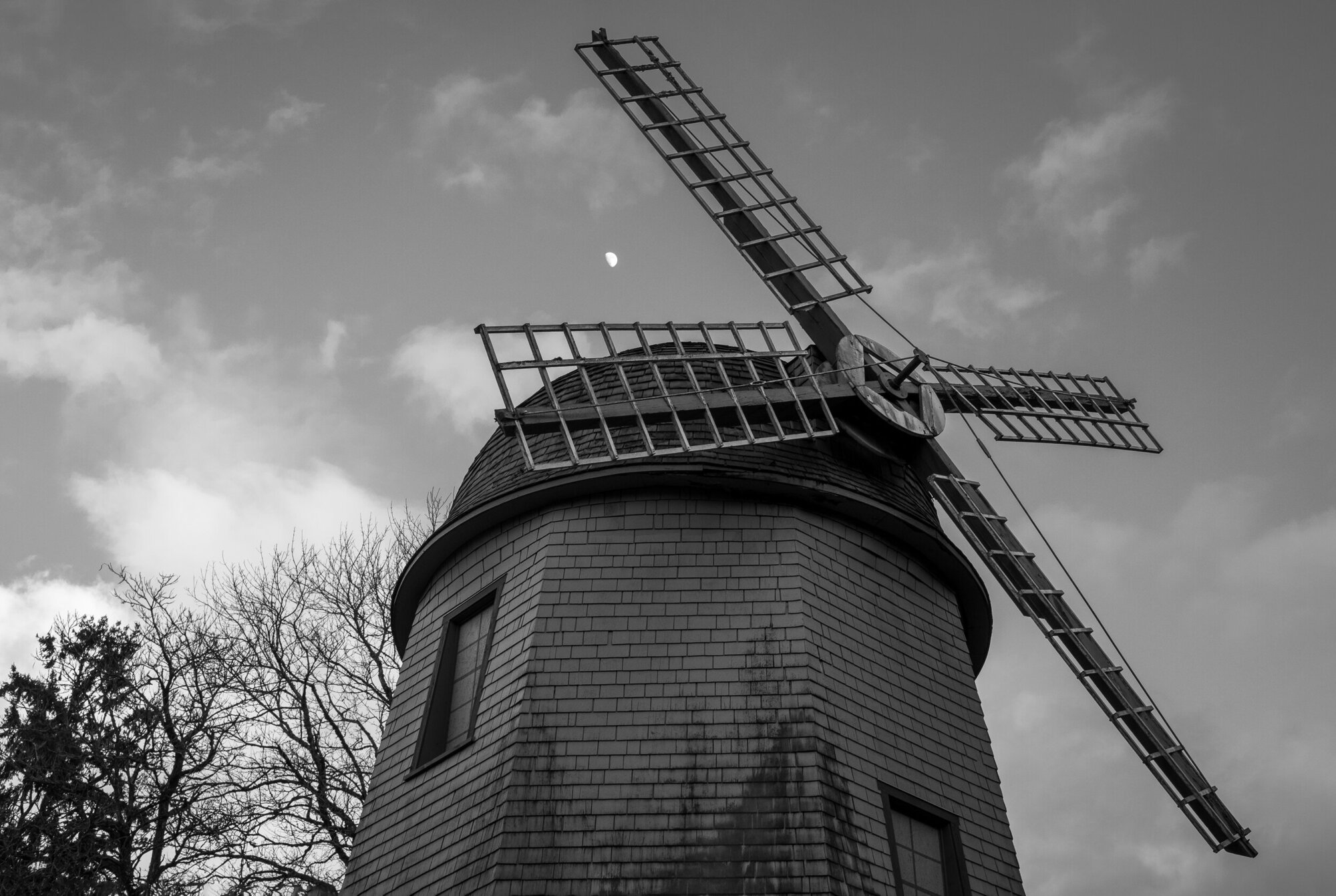 Windmill, Clise Mansion (Black and White edit) Camera: Fujifilm X-T3 Lens: Fujifilm XF 27mm f/2.8 Shutter speed: 1/60 sec Aperture: f/7.1 ISO: 200 Photo: Jeff Carlson
